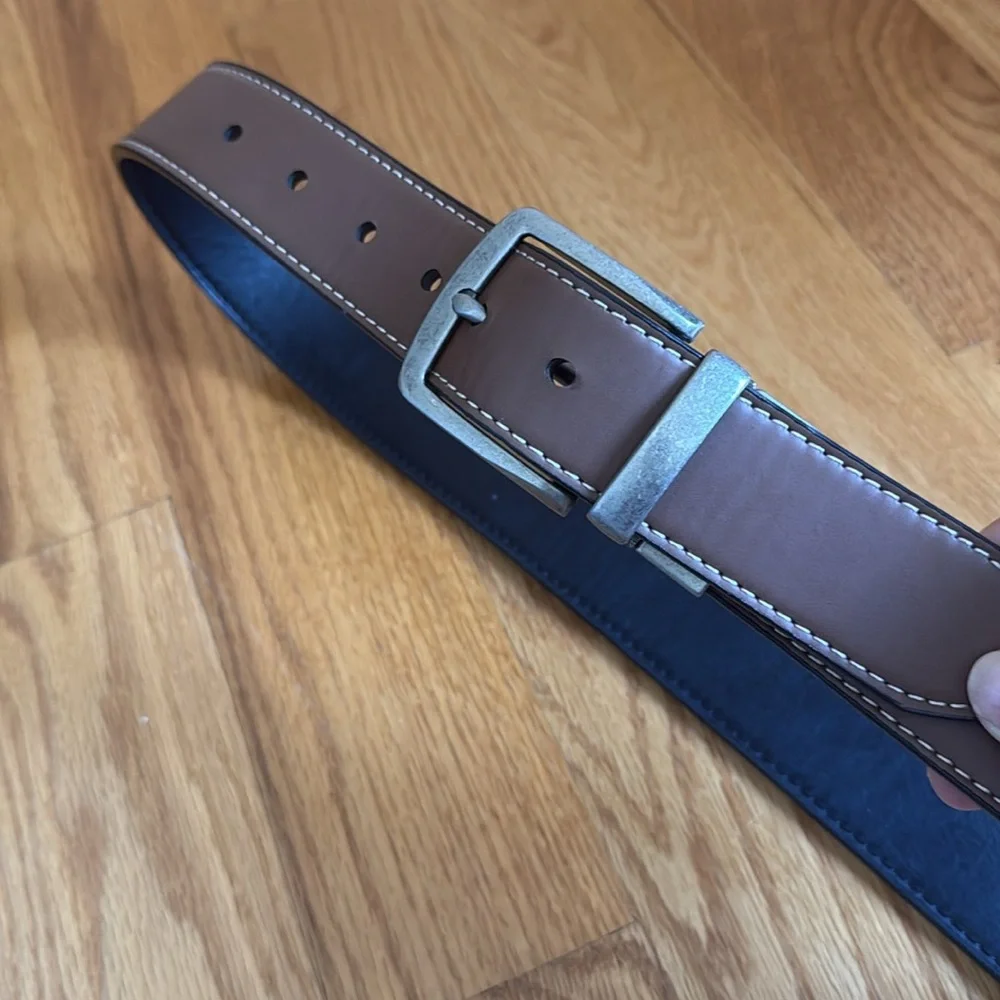 ☀️3/$15 Men's Reversible Black / Brown Belt Small (30-32)